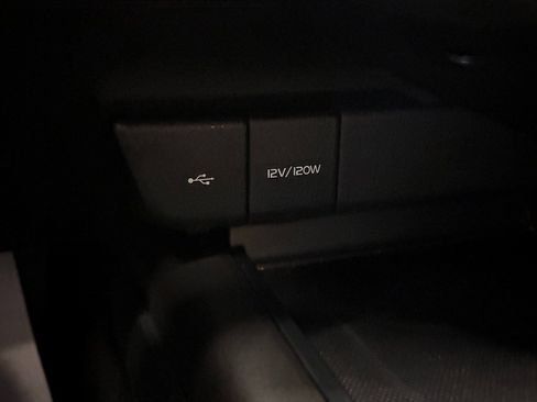 Used 2022 Toyota Camry SE image 16