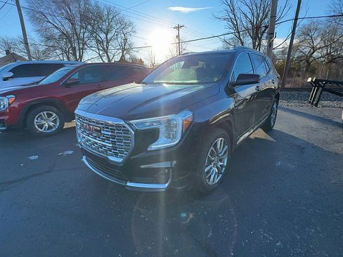 Used 2022 GMC Terrain Denali w/ Denali Premium Package image 3