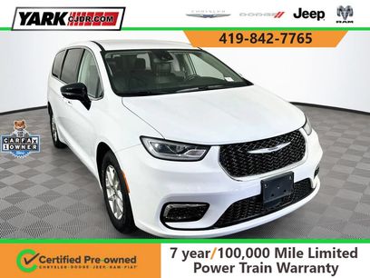 Certified 2024 Chrysler Pacifica Touring-L