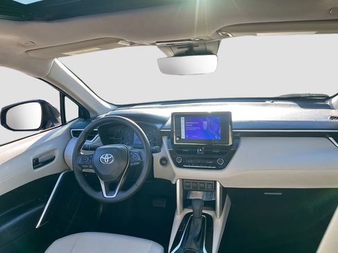 Used 2025 Toyota Corolla Cross LE FWD image 22