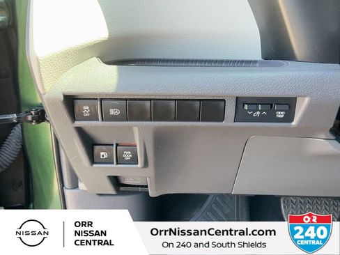 Used 2024 Toyota Sienna XLE FWD image 20