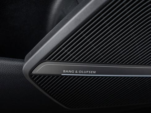 Certified 2025 Audi Q5 2.0T Premium Plus w/ Premium Plus Package image 16