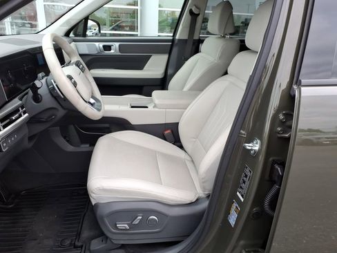Used 2024 Hyundai Santa Fe SEL FWD image 15
