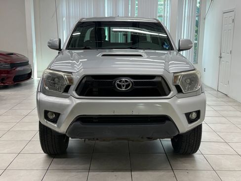 Used 2012 Toyota Tacoma 4x4 Access Cab V6 w/ TRD Sport Pkg image 2