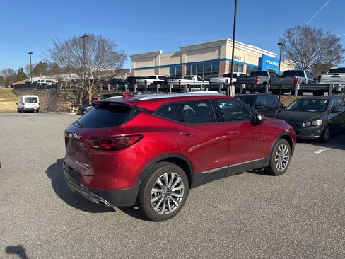 Used 2024 Chevrolet Blazer Premier w/ Enhanced Convenience Package image 3