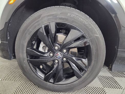 Used 2024 Buick Encore GX Sport Touring FWD image 8