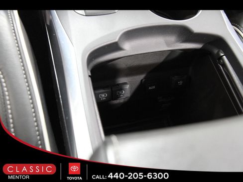 Used 2017 Acura MDX SH-AWD w/ Advance Package image 16