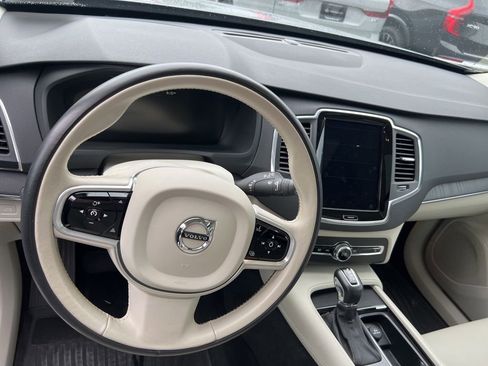 Used 2020 Volvo XC90 T5 Momentum w/ Protection Package AWD/4WD image 7