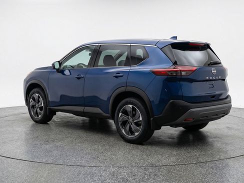 Used 2025 Nissan Rogue SV image 6