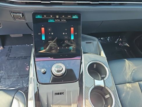 Used 2025 Cadillac Escalade IQ Sport 2 image 25
