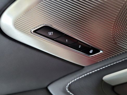 Used 2024 Chevrolet Corvette Stingray Premium Conv w/ Z51 Performance Package image 20