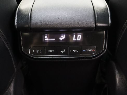 Certified 2025 Toyota Highlander XLE AWD/4WD image 31