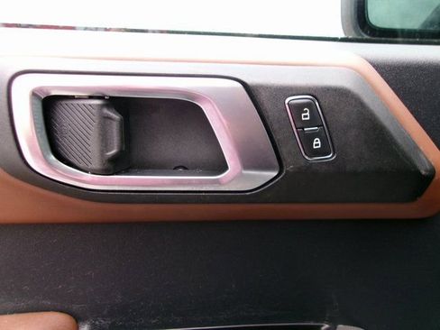 Used 2022 Ford Bronco Outer Banks AWD/4WD image 12