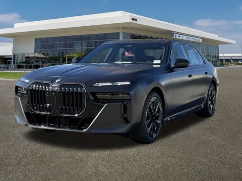 New 2026 BMW 760i xDrive w/ Executive Package image 4