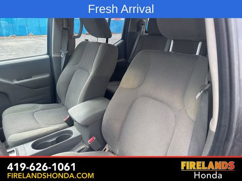 Used 2016 Nissan Frontier SV image 17