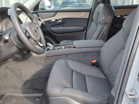 New 2026 Volvo XC90 B6 Plus w/ Protection Package Premier image 6