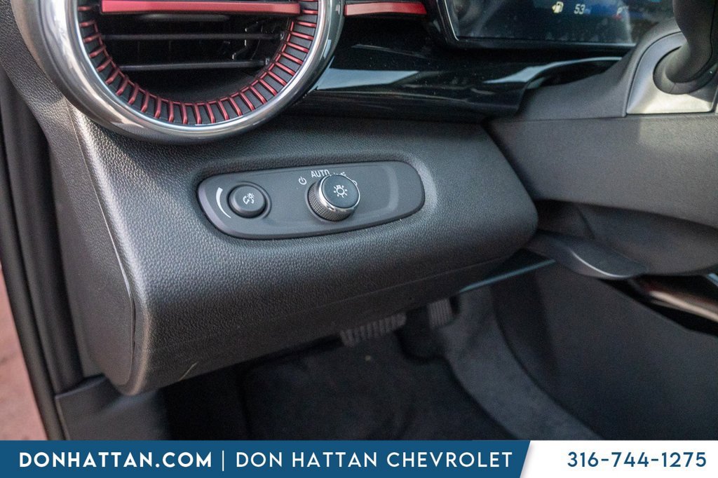 New 2026 Chevrolet Trax RS w/ Sunroof Package FWD image 17