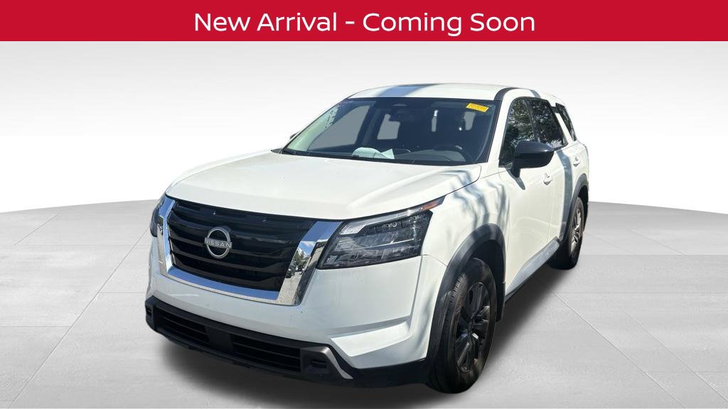 Certified 2024 Nissan Pathfinder S FWD image 2