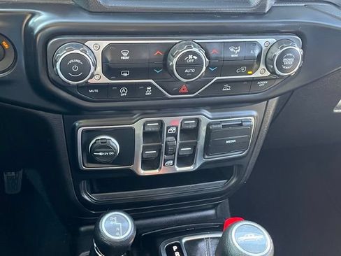 Used 2022 Jeep Gladiator Overland AWD/4WD image 23