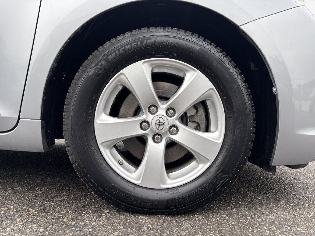 Used 2013 Toyota Sienna LE w/ Towing Pkg FWD image 9