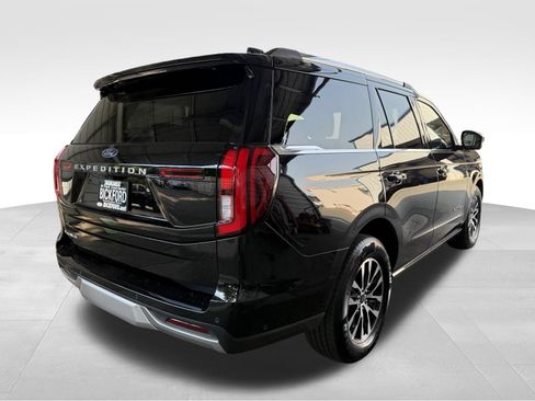 Used 2025 Ford Expedition Platinum AWD/4WD image 5