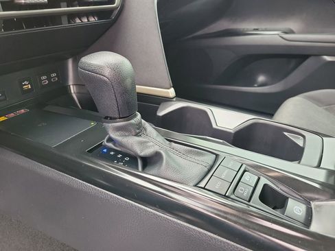 Used 2025 Toyota Camry LE image 31