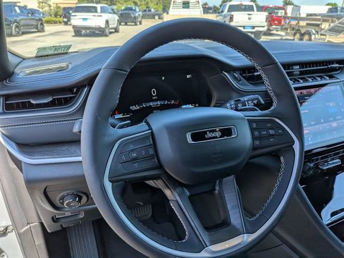 New 2025 Jeep Grand Cherokee L Limited RWD image 15