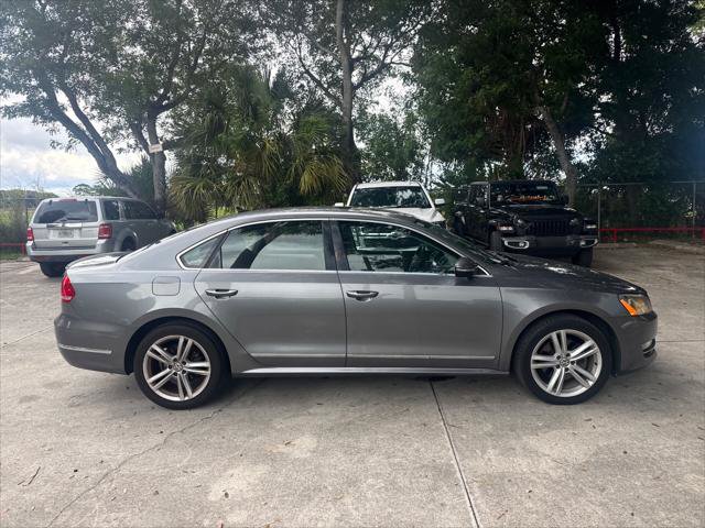 Used 2012 Volkswagen Passat TDI SE FWD image 6