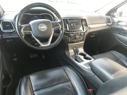 Used 2020 Jeep Grand Cherokee Overland AWD/4WD image 32