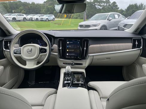 Used 2024 Volvo S90 T8 Ultimate image 14