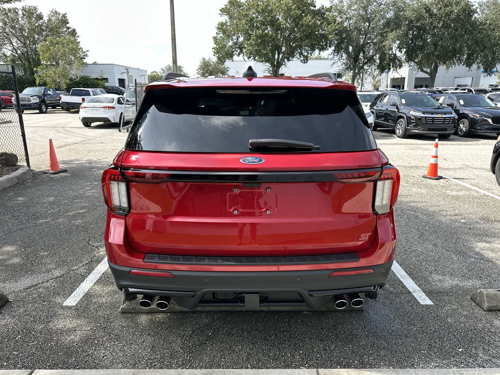 Used 2025 Ford Explorer ST w/ Sun And Sound Package AWD/4WD image 7