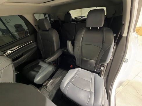 Used 2019 Buick Enclave Premium FWD image 18