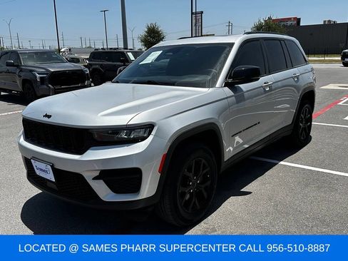 Used 2024 Jeep Grand Cherokee Altitude RWD image 5