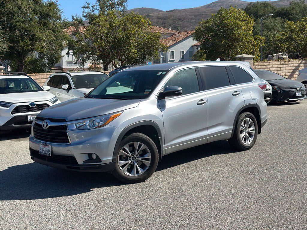 Used 2016 Toyota Highlander LE AWD/4WD image 1