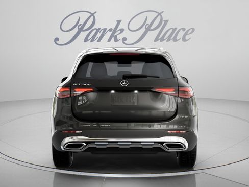 Used 2026 Mercedes-Benz GLC 300 image 17