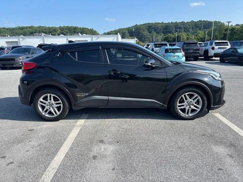 Used 2020 Toyota C-HR LE FWD image 1