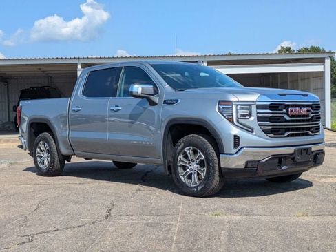Used 2025 GMC Sierra 1500 SLT AWD/4WD image 2