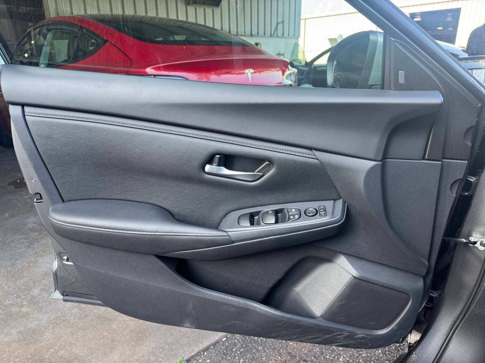 Used 2025 Nissan Sentra SV FWD image 18