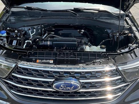 Used 2020 Ford Explorer XLT w/ Equipment Group 202A AWD/4WD image 28