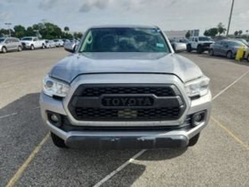 Used 2020 Toyota Tacoma SR5 RWD image 4