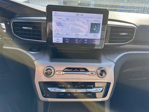 Used 2023 Ford Explorer XLT w/ Equipment Group 202A image 9