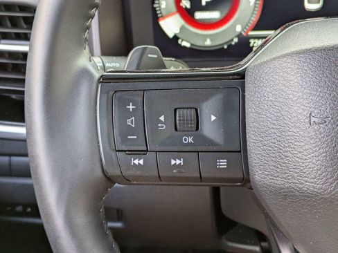 Used 2025 Nissan Rogue SL w/ SL Premium Package image 27