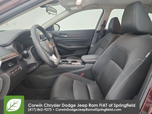 Used 2025 Nissan Altima 2.5 SV AWD/4WD image 18