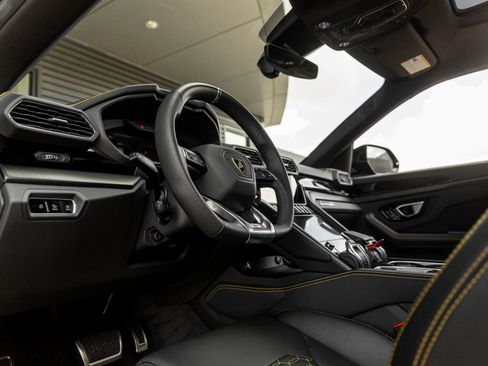 Used 2024 Lamborghini Urus S AWD/4WD image 24