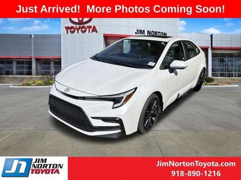 Used 2025 Toyota Corolla SE FWD image 4