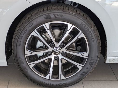 Certified 2025 Volkswagen Jetta Sport FWD image 27