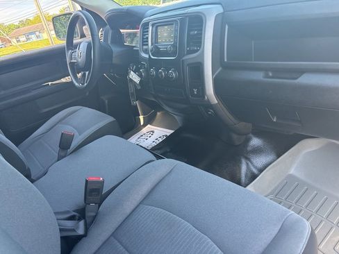 Used 2021 RAM 1500 4x4 Crew Cab Classic w/ Chrome Appearance Group image 33