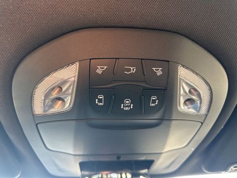 New 2026 Chrysler Pacifica Select image 5