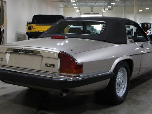 Used 1991 Jaguar XJS V12 Convertible RWD image 33