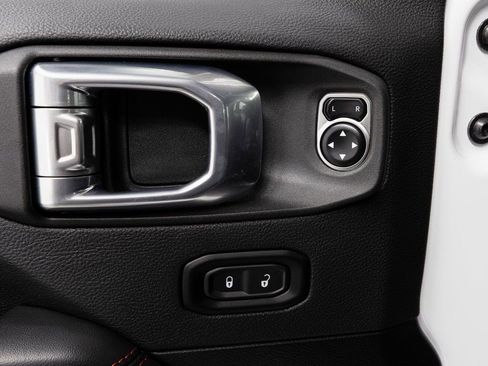 Used 2024 Jeep Wrangler Unlimited Rubicon image 6